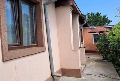 Casă individuală cu 5 camere în Tichilești