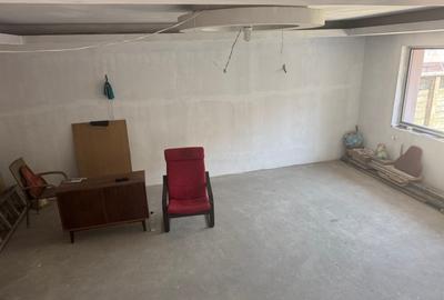 Vând vila P+1, situată în zona Trocadero - 7