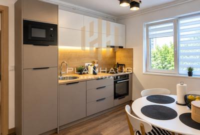 Apartament cu 2 camere decomandat, mobilat în Ultracentral
