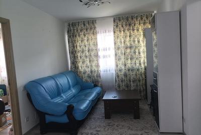 Apartament cu 3 camere decomandat, mobilat în Burdujeni