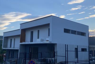 Duplex cu 5 camere în Iris