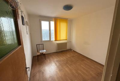 Apartament cu 4 camere decomandat în Drumul Găzarului