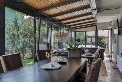 Vilă renovată P+1+M  | Foișor vitrat, grădină și jacuzzi - 6
