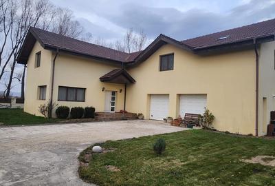 Casa in STUPINI, P+M, constructie 2008, 5 camere, 348 mp utili, teren 1000 mp, - 1