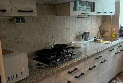 Apartament cu 2 camere semidecomandat, mobilat în Tătărași