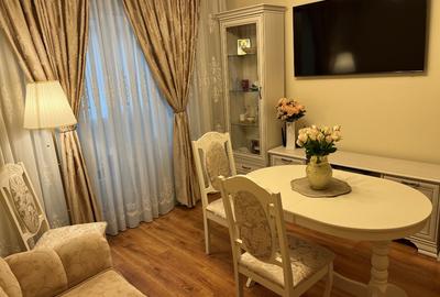 Apartament cu 3 camere decomandat, mobilat în Central