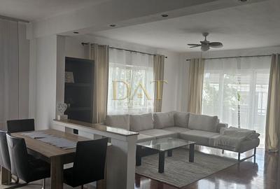 Apartament cu 3 camere decomandat în Europa