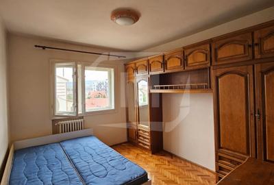 Apartament cu 3 camere decomandat, mobilat în Între Lacuri