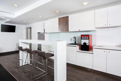 Acces la un spațiu de birou profesional pentru 10 persoane în Regus Charles de - 7