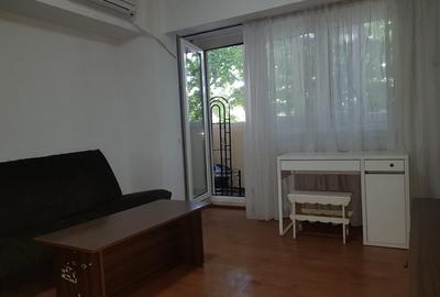 Apartament cu 3 camere decomandat, mobilat în Titulescu