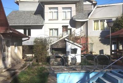 Casă individuală cu 7 camere în Ferneziu