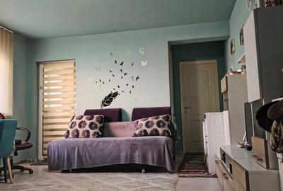 Apartament cu 2 camere semidecomandat, mobilat în Florești