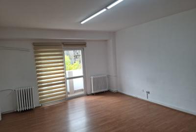 Apartament cu 3 camere decomandat în Alba Iulia