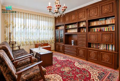 Apartament cu 4 camere decomandat în Central