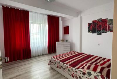 Apartament cu 3 camere decomandat, mobilat în Exterior Est