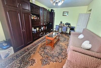 Apartament 3 camere, situat in Targu-Carbunesti, Str Petrolistilor - 3