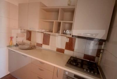 Apartament cu 3 camere decomandat, mobilat în Găești