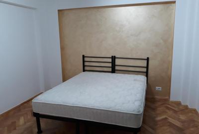 Pacurari-Luk Oil . apartament cu doua camere ,renovat , 72 mp suprafata totala - 8
