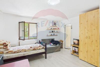 Pensiune/casa montană 9 camere în Dâmbovicioara, comision 0% - 18