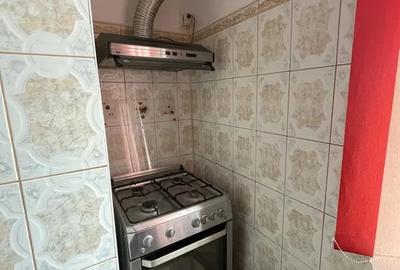 Apartament 2 camere -Zona Sud - etaj  3/4 - 40 mp -55000 euro negociabil - 8
