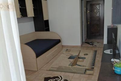 Garsonieră, etajul 2/4, zona Podu Ros - Gara Internațională - 2