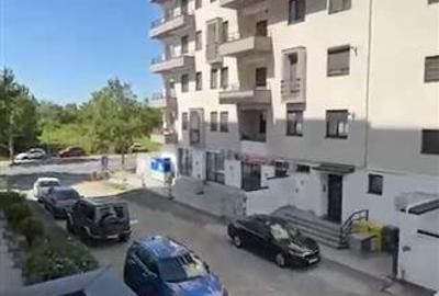 Apartament cu 2 camere decomandat în Sisești
