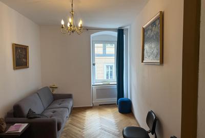 Apartament cu 3 camere circular în Centrul Istoric