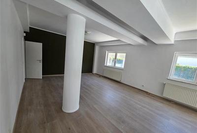 Vila cu piscina - Pipera - 5 camere - 3 bai - 218mp - 900mp teren - 38