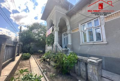 Casa de vanzare pe str.Mircea Voda cu teren 1500 mp ! - 1
