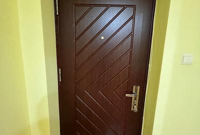Vand apartament 2 camere decomandat in Deva, situat pe  Bld. Balcescu, etaj 2, - 8