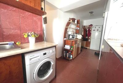 Apartament cu 3 camere semidecomandat, mobilat în Exterior Nord