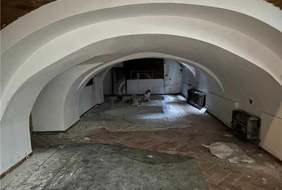 SPATIU COMERCIAL -  ZONA ULTRACENTRALA - 4 PUNCTE DE ACCES - TRIFAZIC - 380MP - - 9