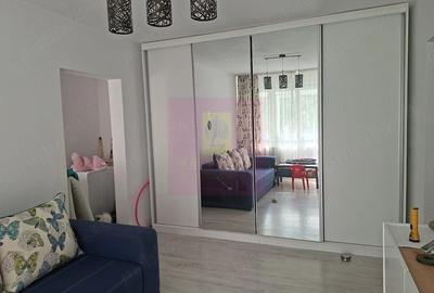 Apartament cu 2 camere semidecomandat în Dristor