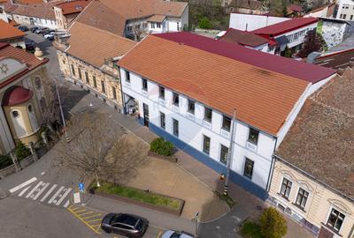 Clădire comercială de vânzare, 2240mp, Ultracentral, str Primăriei - 36