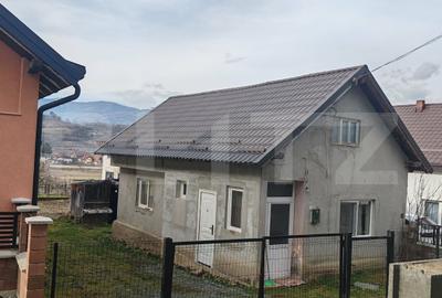 Casă individuală cu 2 camere în Exterior Est