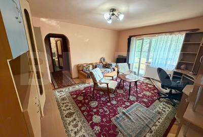 Apartament cu 2 camere semidecomandat, mobilat în Micro 16