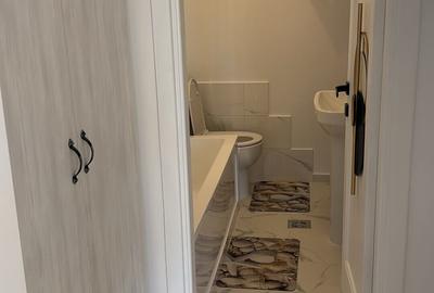 Apartament de închiriat – 42 mp + balcon și boxă la subsol - 12