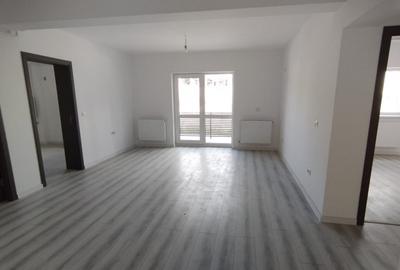 Apartament cu 3 camere decomandat în Păcurari