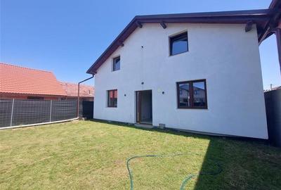 PRET REDUS!!! Casa parter cu pod mansardabil in Livada - 1