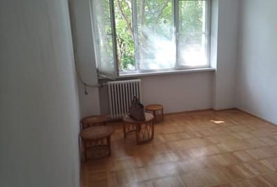 Apartament cu 2 camere semidecomandat în Vatra Luminoasă