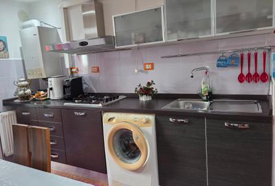 Apartament 2 camere imbunatatit mobilat ultracentral Adjud etaj 4 - 8