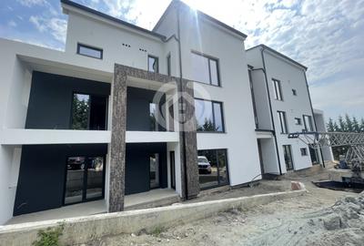 Apartament cu 3 camere decomandat în Cristian