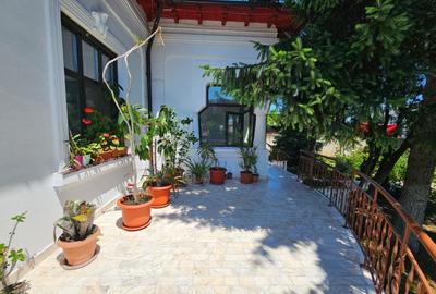 Casa eleganta cu tavane inalte si gradina superba - 8
