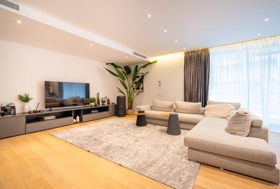 Apartament cu 4 camere în Aviatorilor