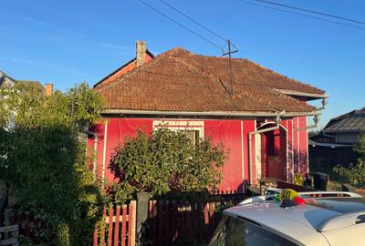 Casă individuală cu 2 camere în Lucăcești