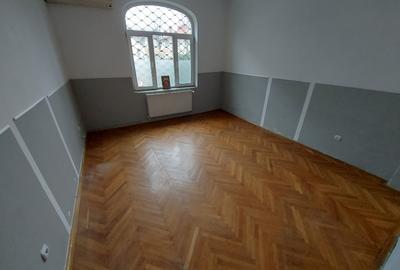 Vila ideala clinica/centru educational/birouri – Piata Muncii - 8