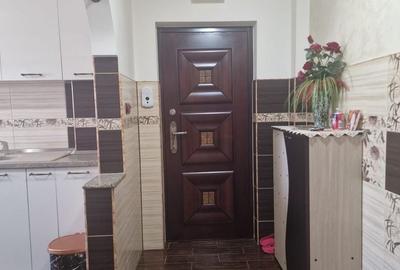 Apartament. 2 camere etaj 2 școală 11 - 5