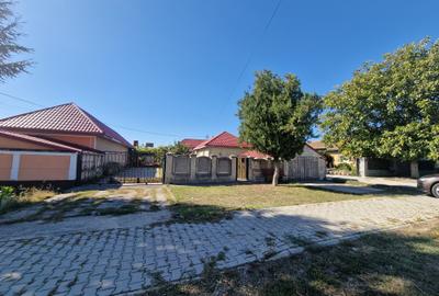 Cogealac(Strada Mare)- Casa 4 camere, teren 1519mp, toate utilitatiile - 58.000e - 2