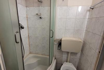 Garsoniera cu baie proprie - 7