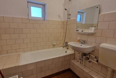 P-ta Alba Iulia - Burebista, 3 camere decom. et. 1/7, nemobilat, renovat, balcon - 5